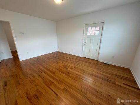 16 E Kupsch Street E Sayreville NJ 08872