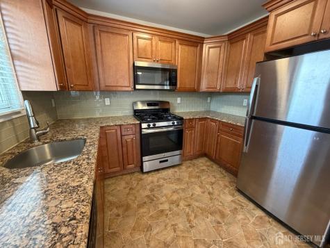 16 E Kupsch Street E Sayreville NJ 08872