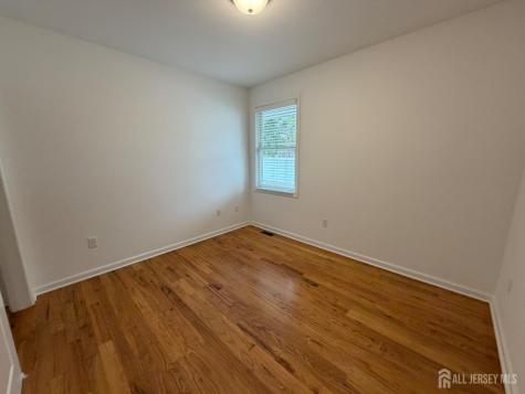 16 E Kupsch Street E Sayreville NJ 08872