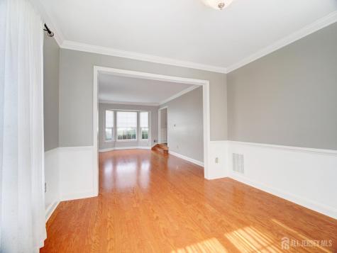 8 Mulberry Court Branchburg NJ 08876