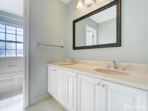 8 Mulberry Court Branchburg NJ 08876