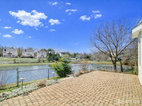 8 Mulberry Court Branchburg NJ 08876