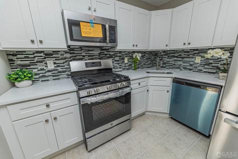 142 Darwin Lane North Brunswick NJ 08902
