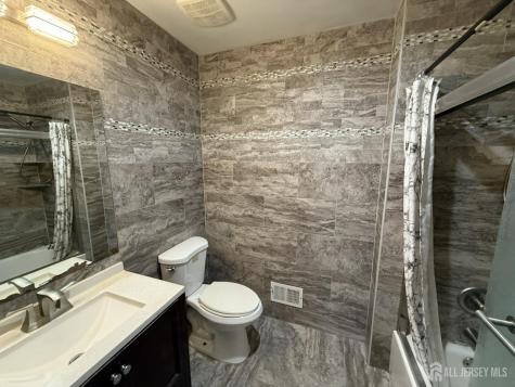 61 Brighton Way North Brunswick NJ 08902