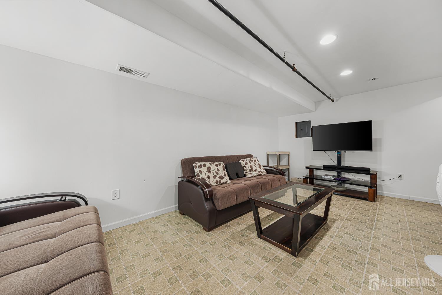 197 Barclay Court Piscataway NJ 08854
