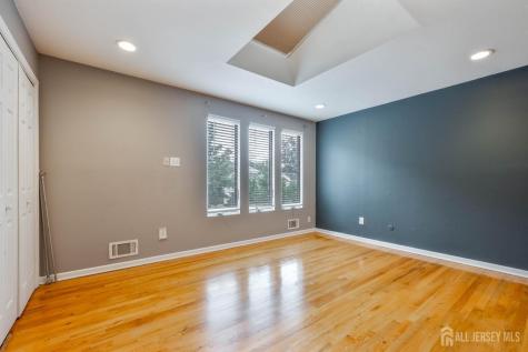 4 Patricia Avenue Edison NJ 08837