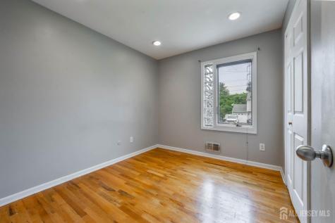 4 Patricia Avenue Edison NJ 08837