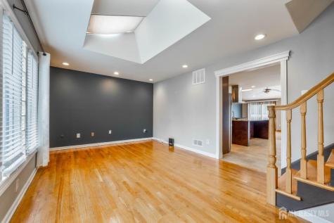 4 Patricia Avenue Edison NJ 08837