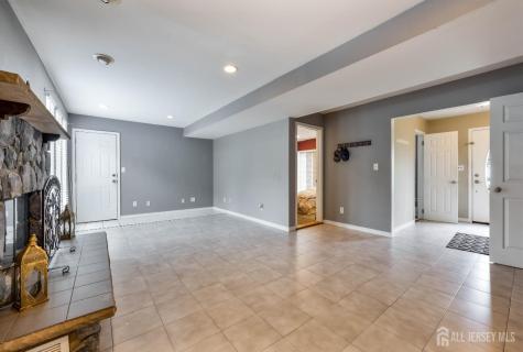 4 Patricia Avenue Edison NJ 08837