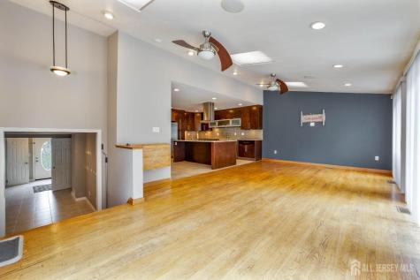 4 Patricia Avenue Edison NJ 08837