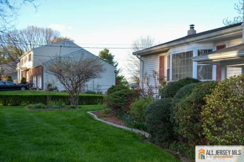 8 Sherwood Road Edison NJ 08820