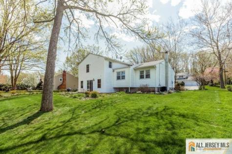 8 Sherwood Road Edison NJ 08820