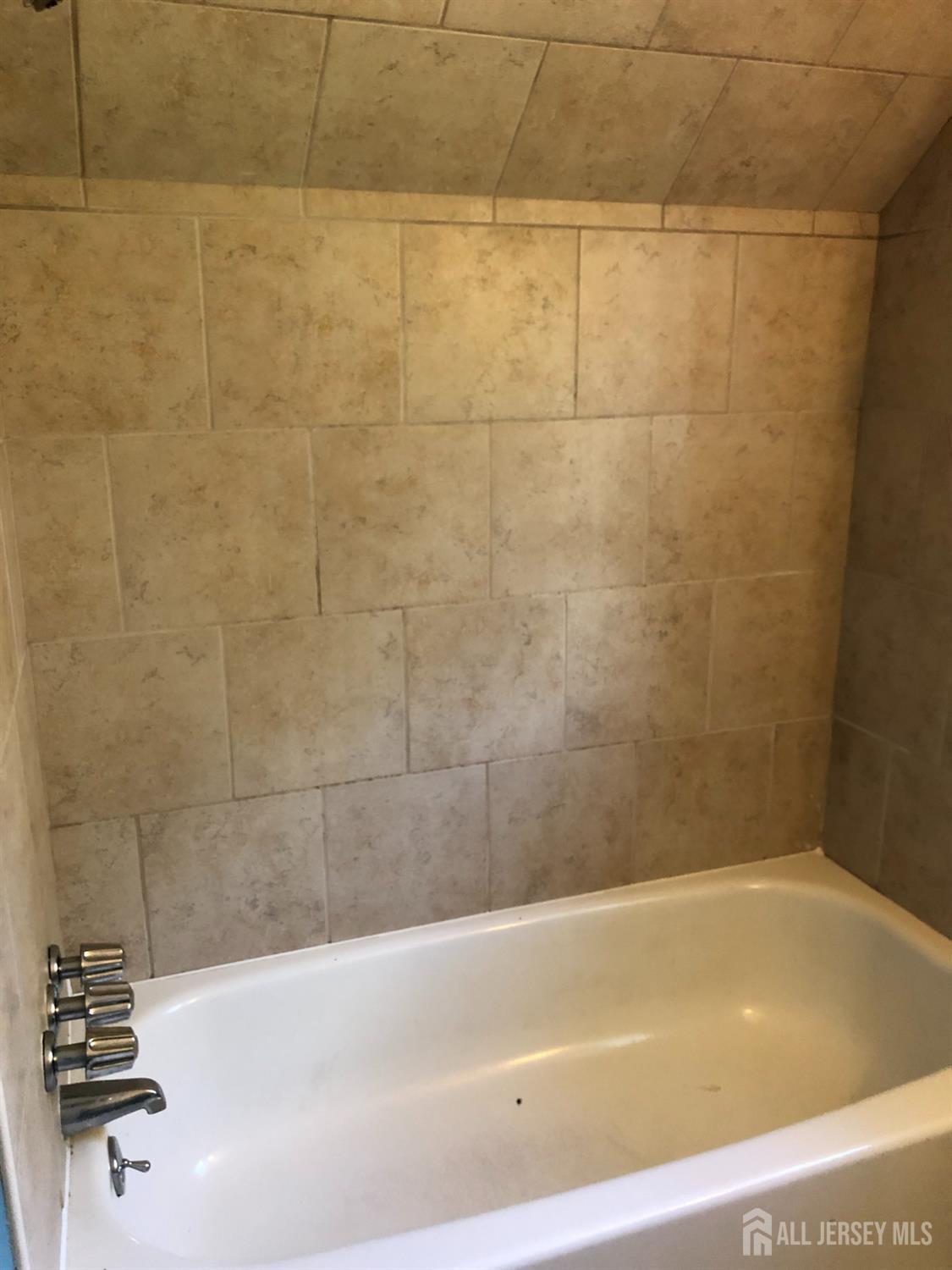 25 Upland Avenue Metuchen NJ 08840