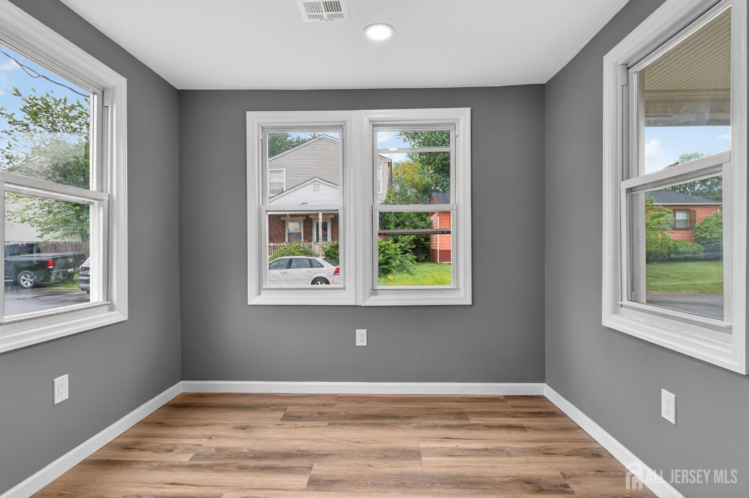 16 Gordon Street Aberdeen NJ 07721