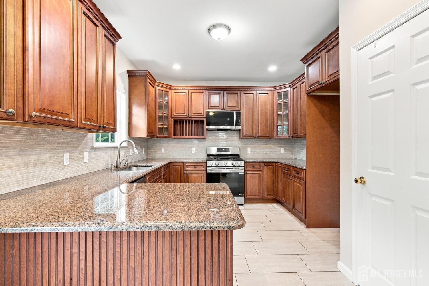 39 Hamilton Avenue Edison NJ 08820