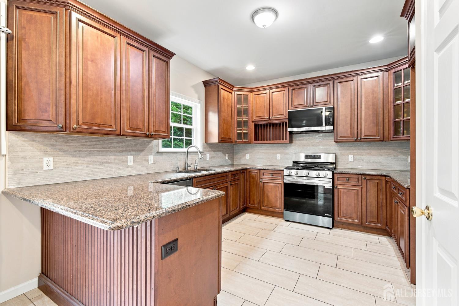 39 Hamilton Avenue Edison NJ 08820
