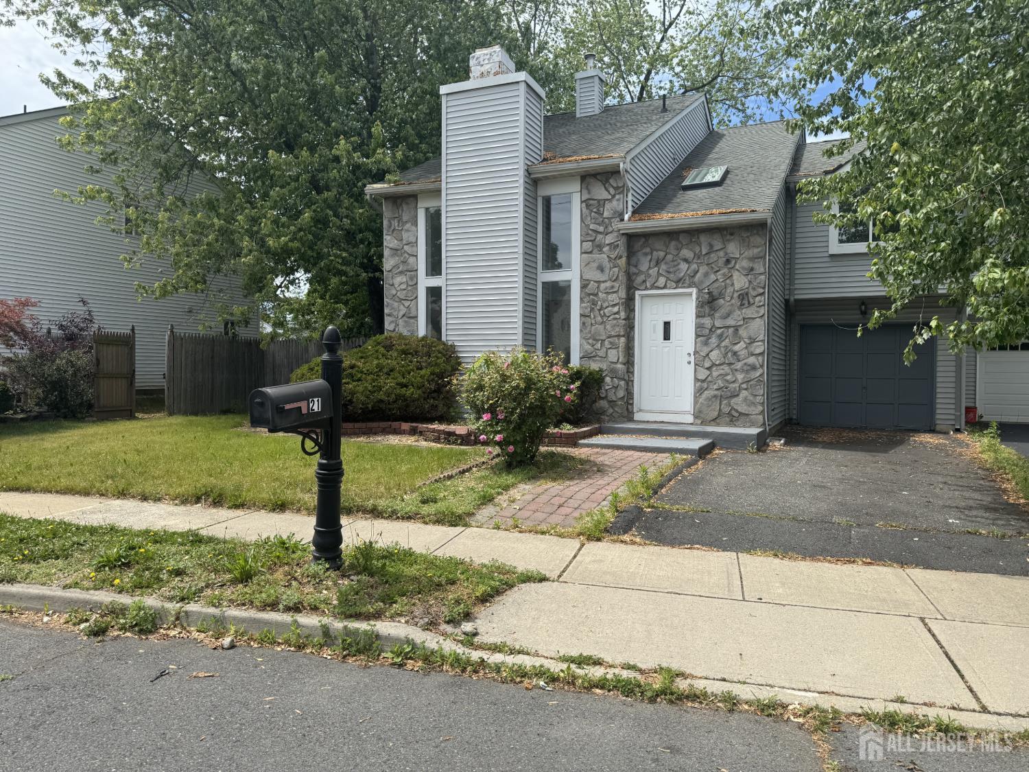 21 Jeffrey Circle South Brunswick NJ 08810