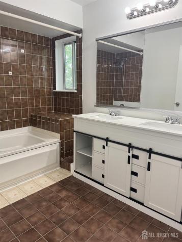 21 Jeffrey Circle South Brunswick NJ 08810