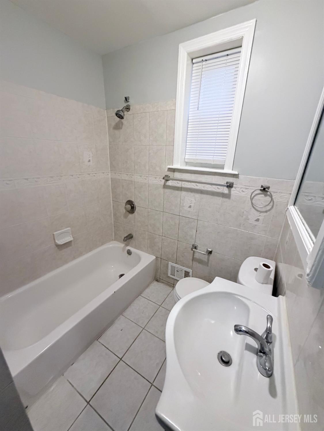 260 Amherst Street East Orange NJ 07018