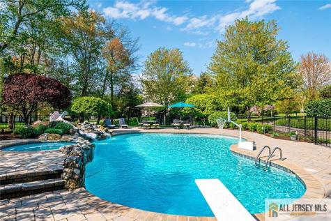 5 Erin Court South Brunswick NJ 08824