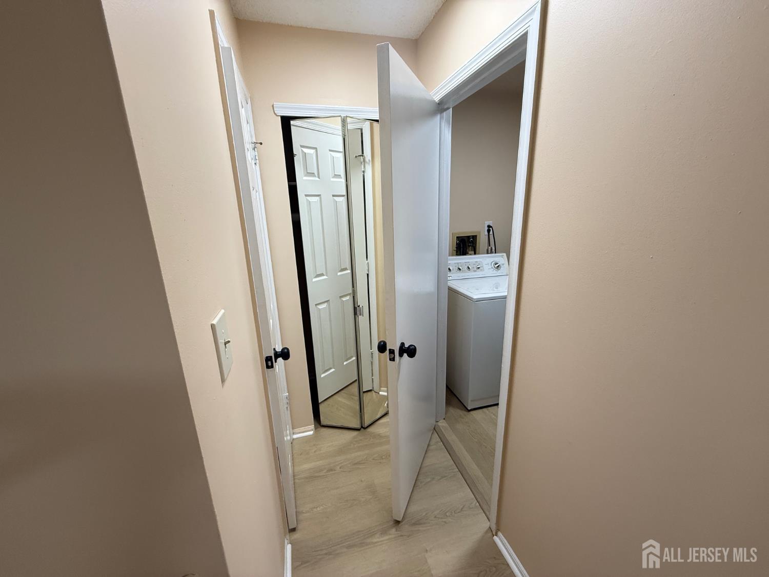 358 Hadleigh Lane North Brunswick NJ 08902
