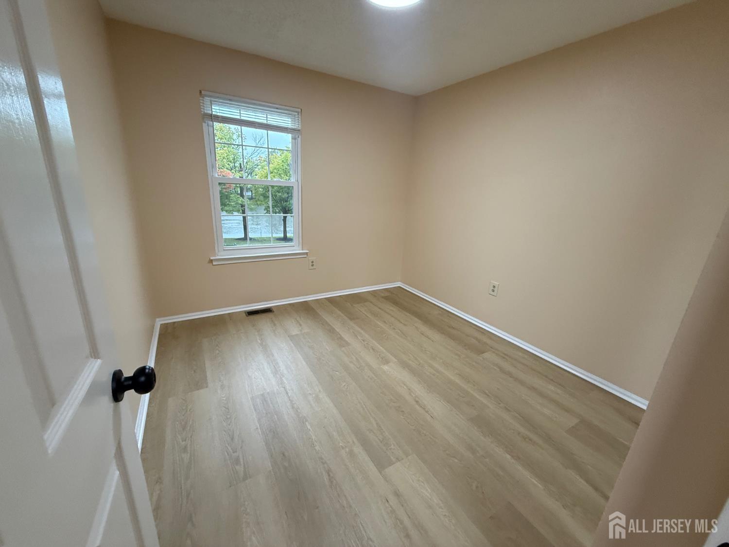358 Hadleigh Lane North Brunswick NJ 08902