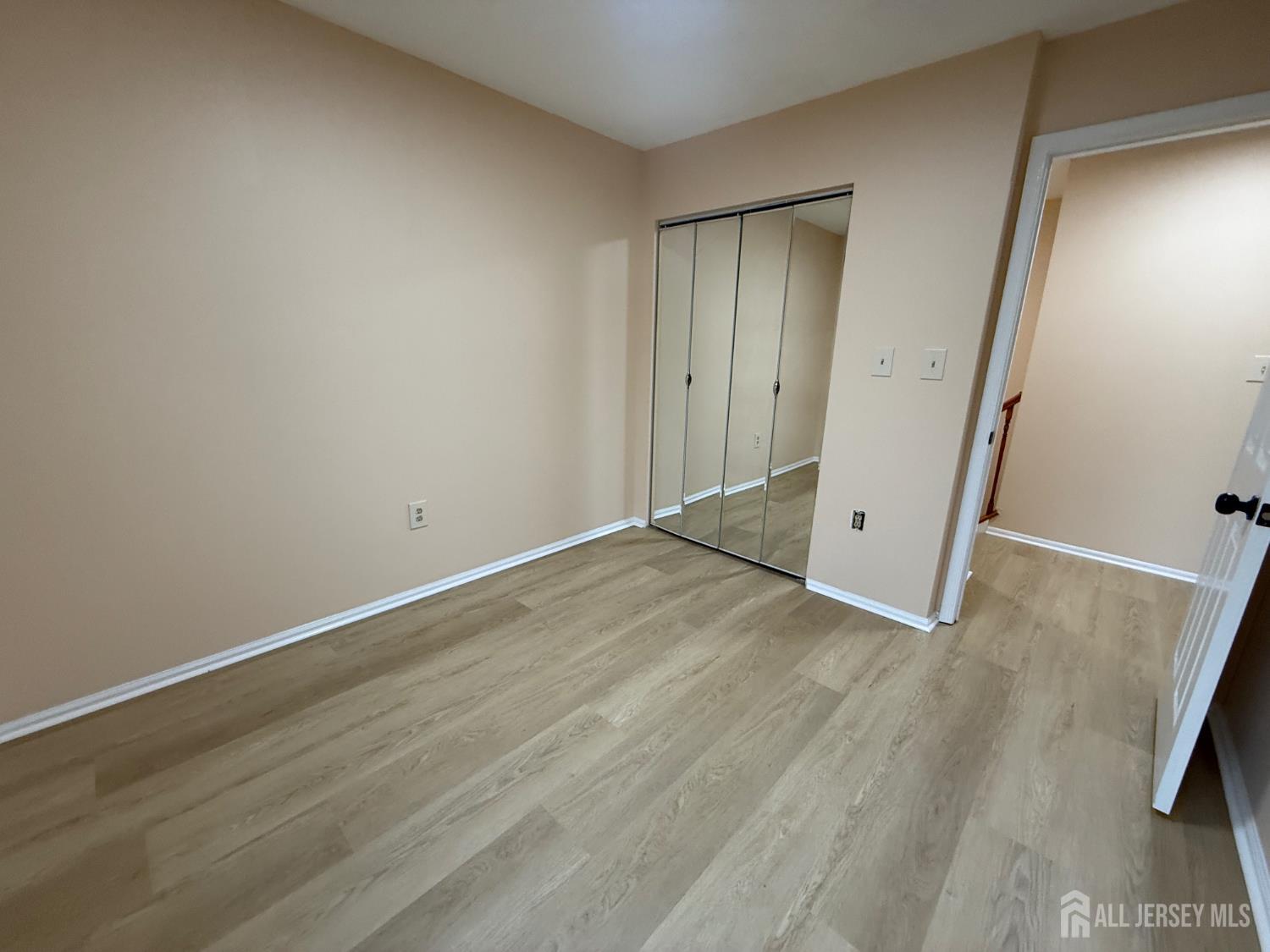 358 Hadleigh Lane North Brunswick NJ 08902