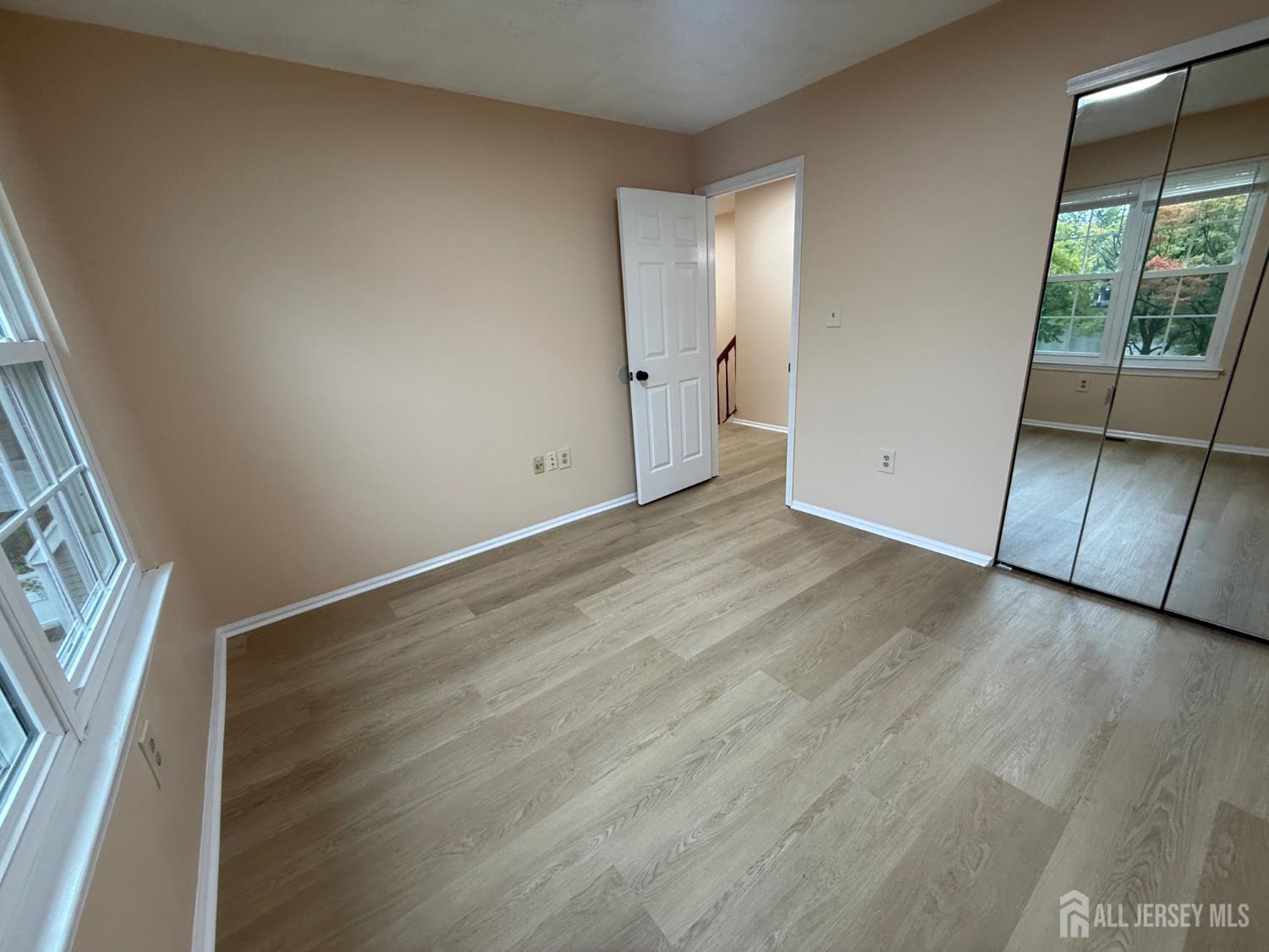 358 Hadleigh Lane North Brunswick NJ 08902