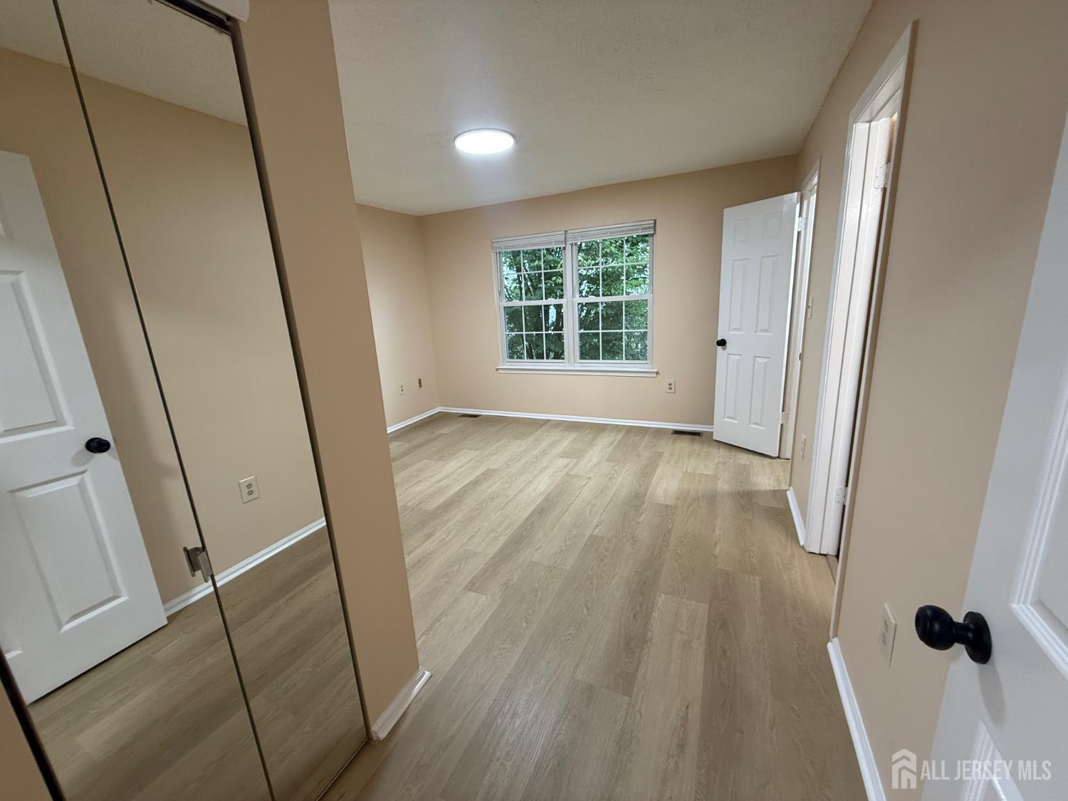 358 Hadleigh Lane North Brunswick NJ 08902