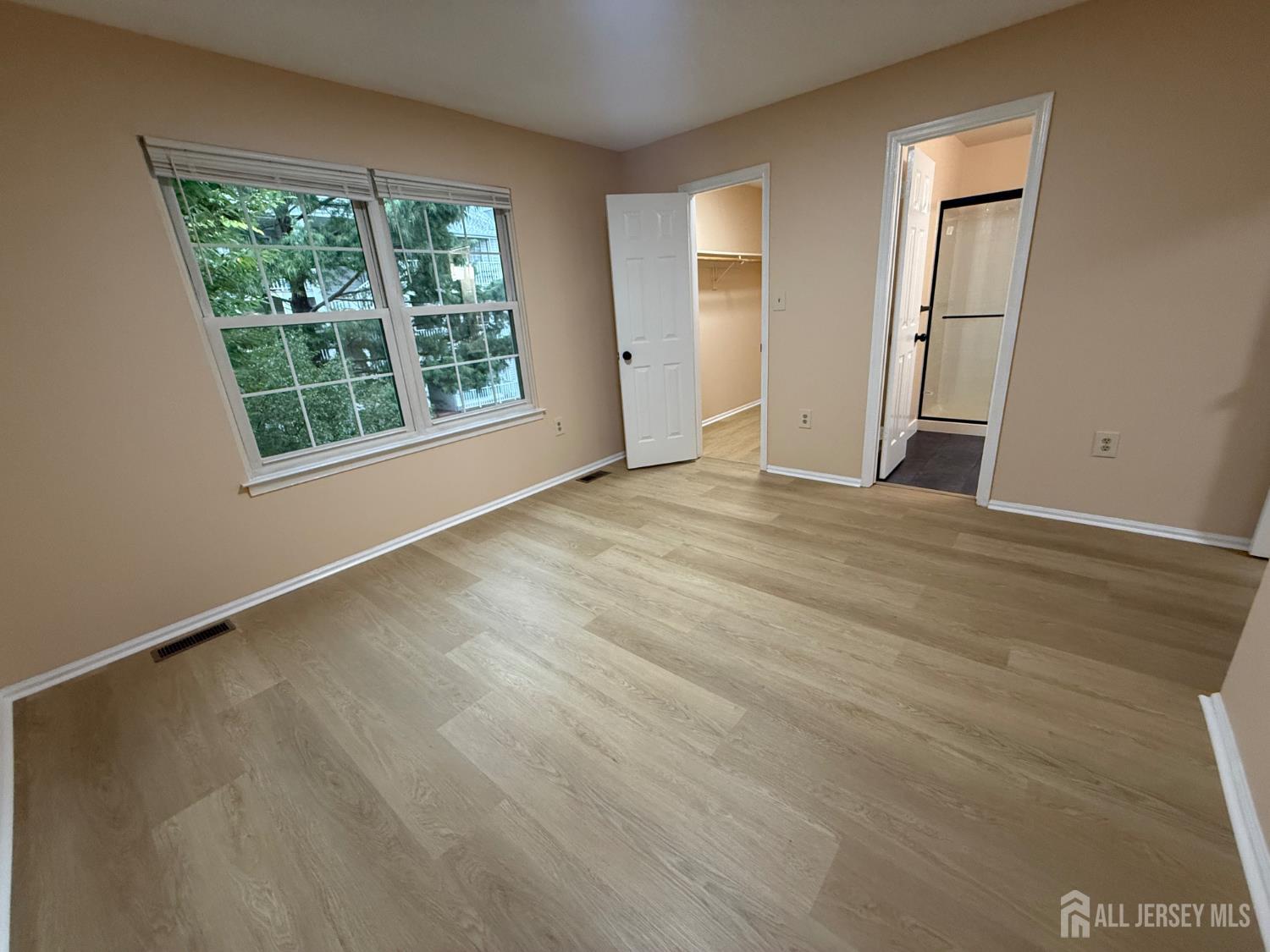 358 Hadleigh Lane North Brunswick NJ 08902