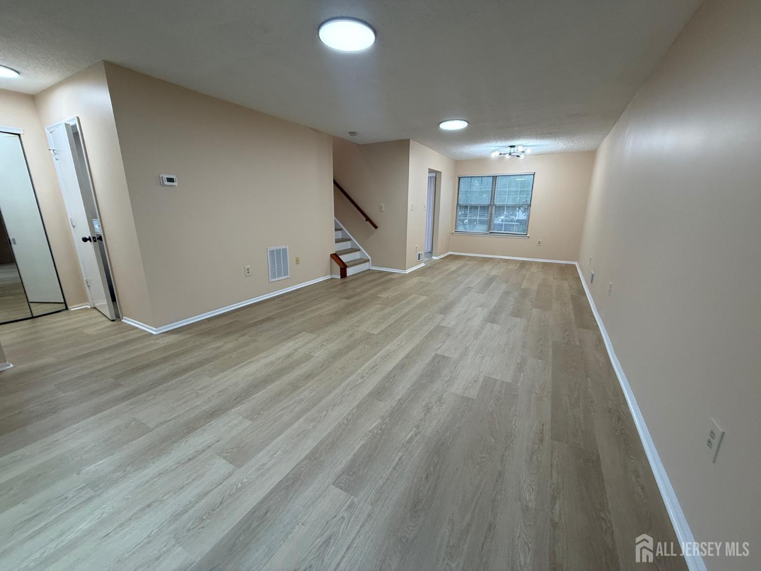 358 Hadleigh Lane North Brunswick NJ 08902