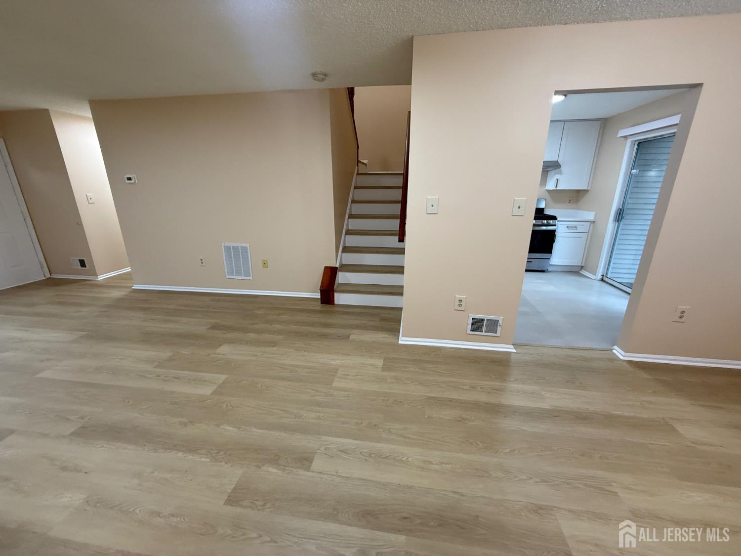 358 Hadleigh Lane North Brunswick NJ 08902