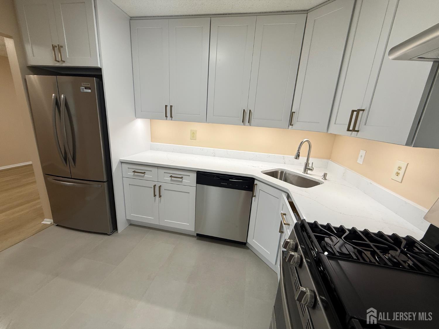 358 Hadleigh Lane North Brunswick NJ 08902
