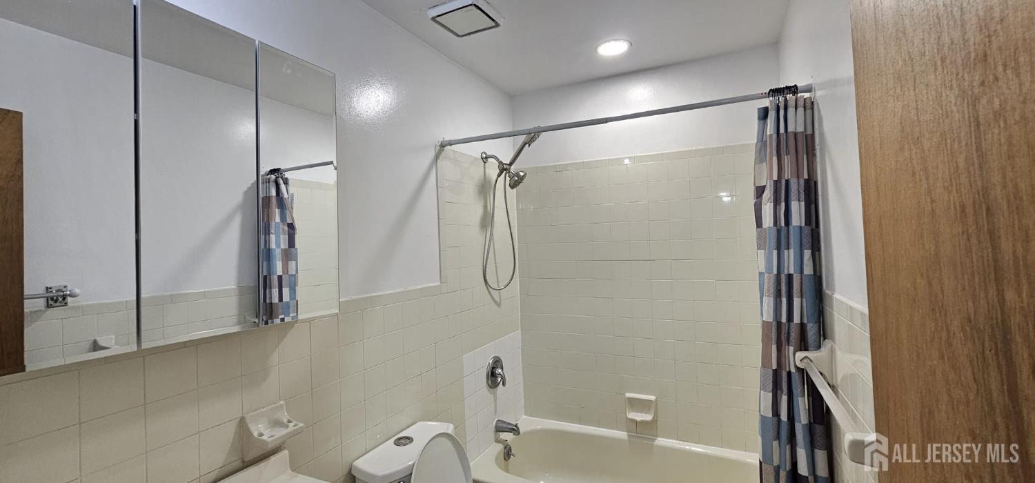 1909 Raspberry Court Edison NJ 08817