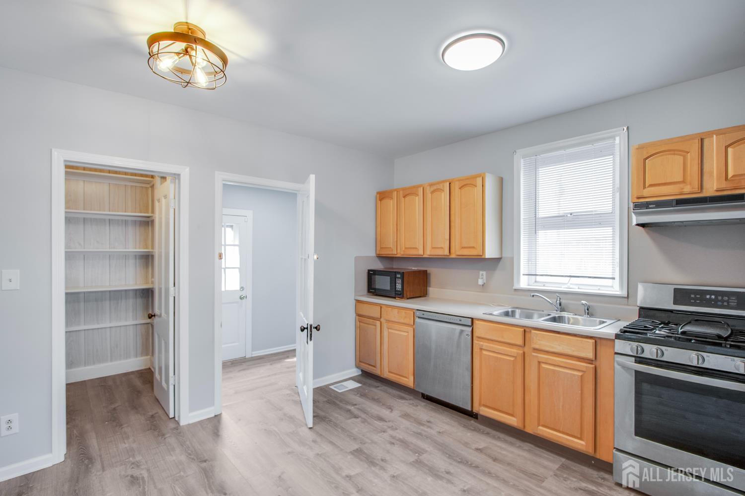 81 Woodbridge Avenue Highland Park NJ 08904