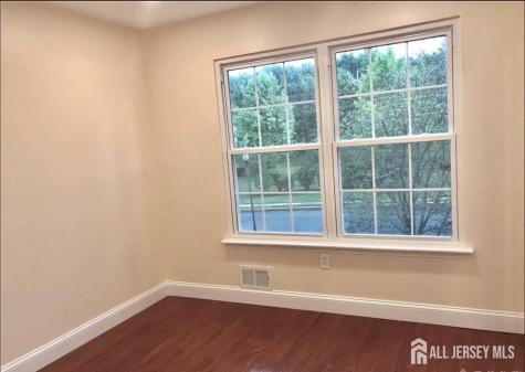 1 Mochen Court Sayreville NJ 08872