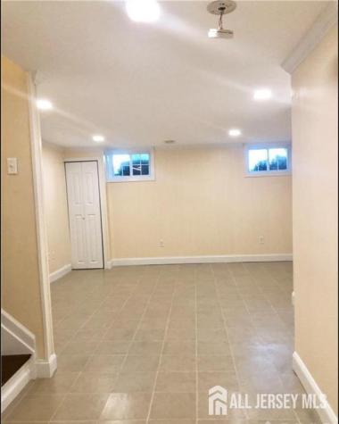 1 Mochen Court Sayreville NJ 08872