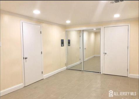 1 Mochen Court Sayreville NJ 08872