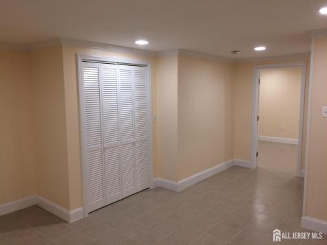 1 Mochen Court Sayreville NJ 08872
