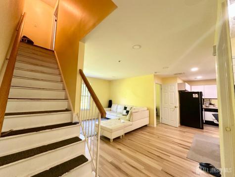 263 Prestwick Way Edison NJ 08820