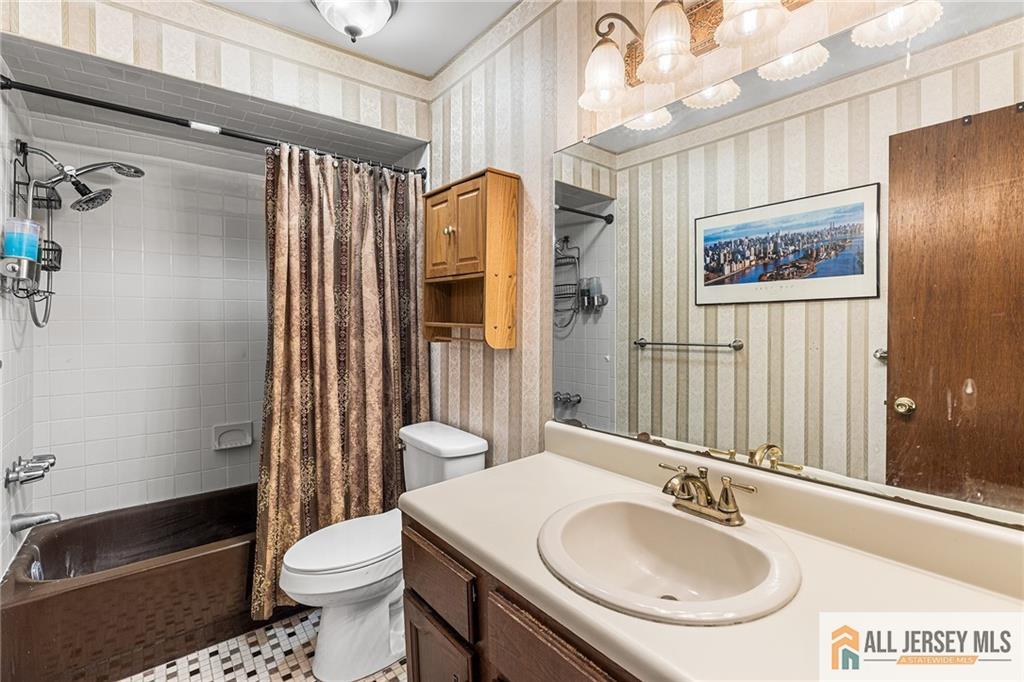 84 Diamond Lane Old Bridge NJ 08857