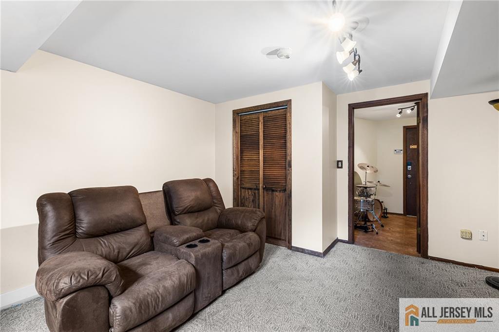 84 Diamond Lane Old Bridge NJ 08857