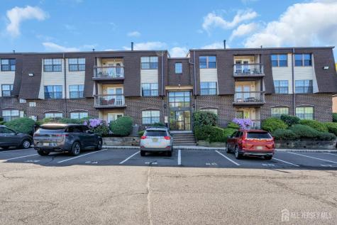 812 Green Hollow Drive Iselin NJ 08830