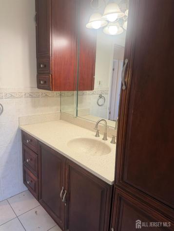 13 Oak Wood Drive Parlin NJ 08859
