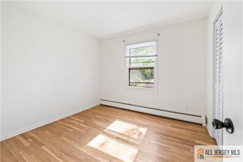 4 Darby Road Franklin NJ 08873