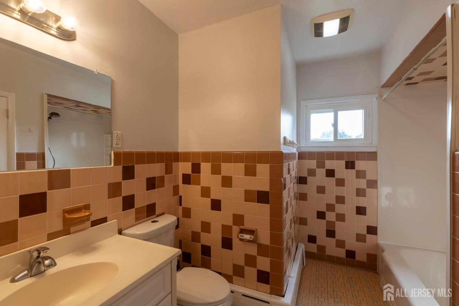 110 N 2nd Avenue N Highland Park NJ 08904