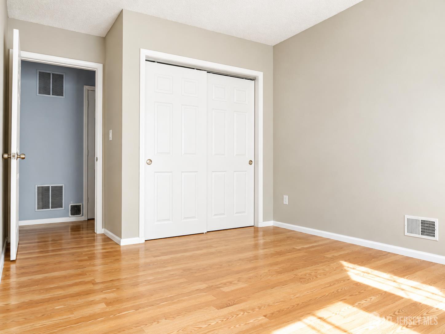 323 Wimbeldon Court North Brunswick NJ 08902