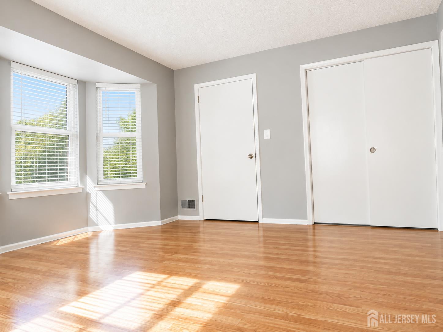 323 Wimbeldon Court North Brunswick NJ 08902