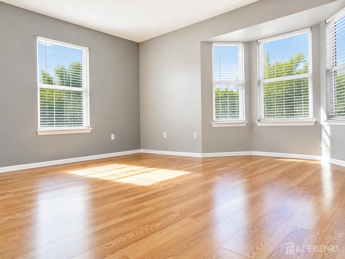 323 Wimbeldon Court North Brunswick NJ 08902