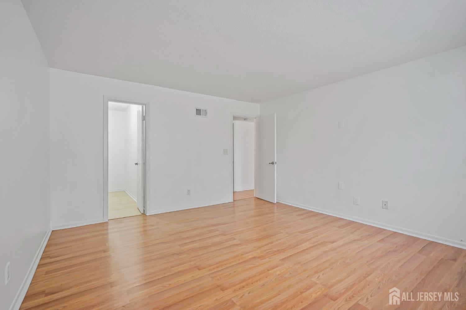 53 Foxtail Lane South Brunswick NJ 08852